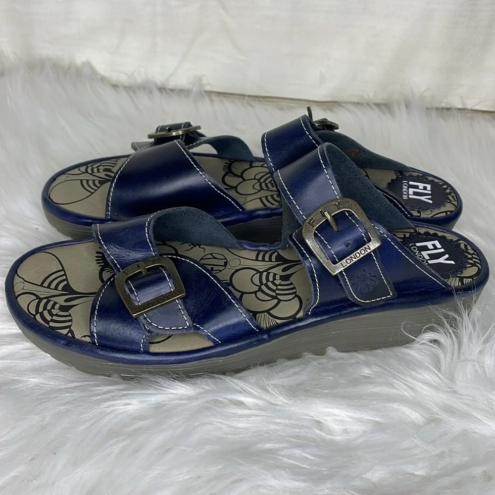NWOT Fly London Women’s Blue Leather Sandals
